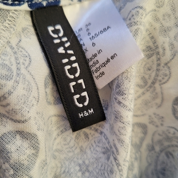 H&M romper,  adustable staos, White with Nice blue print - Picture 4 of 5